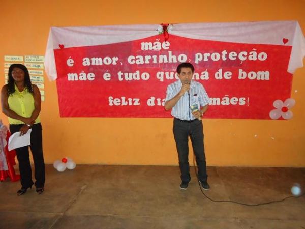 Escola Municipal 13 de Maio Homenageou as Mães pela passagem de seu Dia - Imagem 12