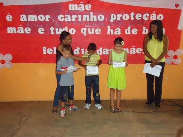 Escola Municipal 13 de Maio Homenageou as Mães pela passagem de seu Dia - Imagem 31