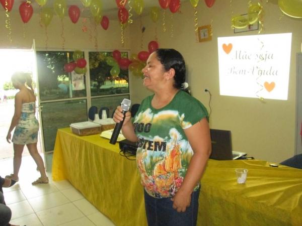 A secretaria de Saúde realizou nessa sexta homenagem as funcionárias que são mães - Imagem 23