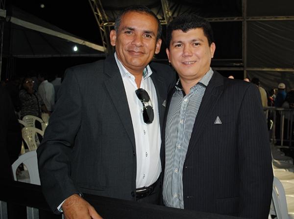 Prefeito de Cocal entrega oficio a Presidente Dilma durante solenidade em Parnaíba - Imagem 4