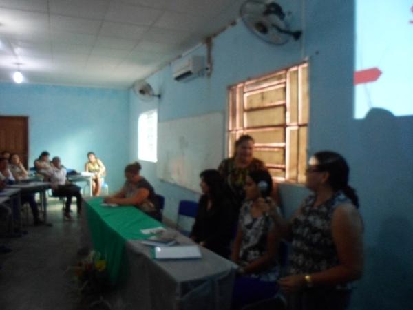 Secretaria de Educação realiza reunião com os monitores e diretores do Mais Educação - Imagem 7