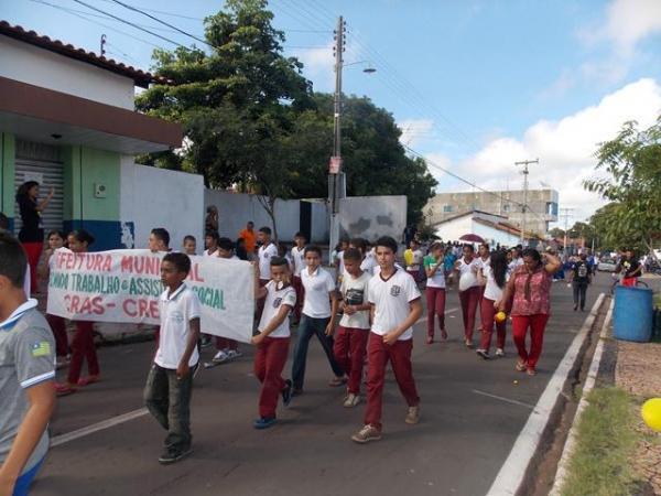 Passeata marcou o Dia Nacional de combate ao Abuso e à Exploração Sexual de Crianças e Adolescentes em Batalhaâ€ - Imagem 17