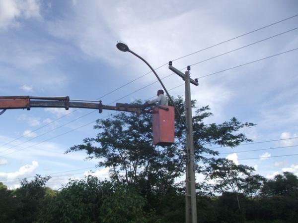 Avenida de Flores e Praça Bona Primo recebem nova iluminação - Imagem 2