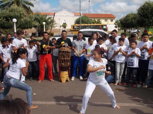 Passeata marcou o Dia Nacional de combate ao Abuso e à Exploração Sexual de Crianças e Adolescentes em Batalhaâ€ - Imagem 3