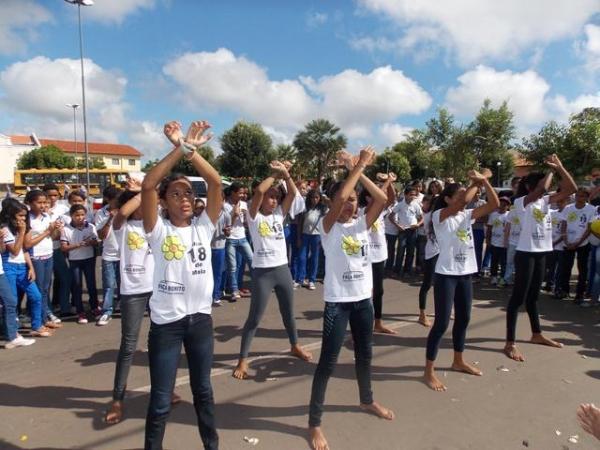 Passeata marcou o Dia Nacional de combate ao Abuso e à Exploração Sexual de Crianças e Adolescentes em Batalhaâ€ - Imagem 5