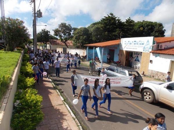 Passeata marcou o Dia Nacional de combate ao Abuso e à Exploração Sexual de Crianças e Adolescentes em Batalhaâ€ - Imagem 11