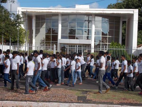 Passeata marcou o Dia Nacional de combate ao Abuso e à Exploração Sexual de Crianças e Adolescentes em Batalhaâ€ - Imagem 14