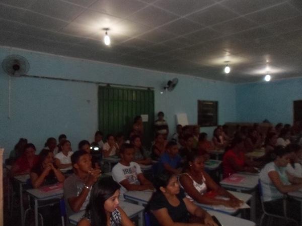 Secretaria de Educação realiza reunião com os monitores e diretores do Mais Educação - Imagem 10