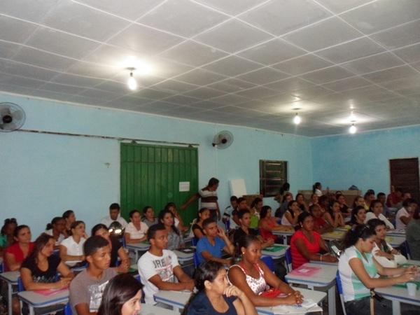Secretaria de Educação realiza reunião com os monitores e diretores do Mais Educação - Imagem 3