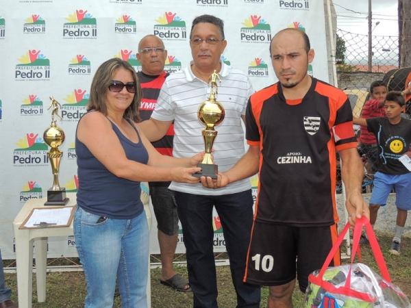 Neuma Café anuncia reforma do estádio municipal - Imagem 14