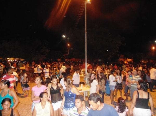 Festa do Trabalhador reúne multidão na Praça da Igreja Matriz - Imagem 3