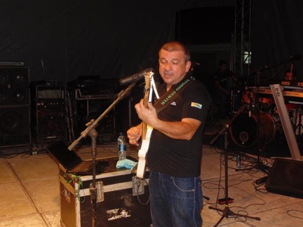 Festa do Trabalhador reúne multidão na Praça da Igreja Matriz - Imagem 2