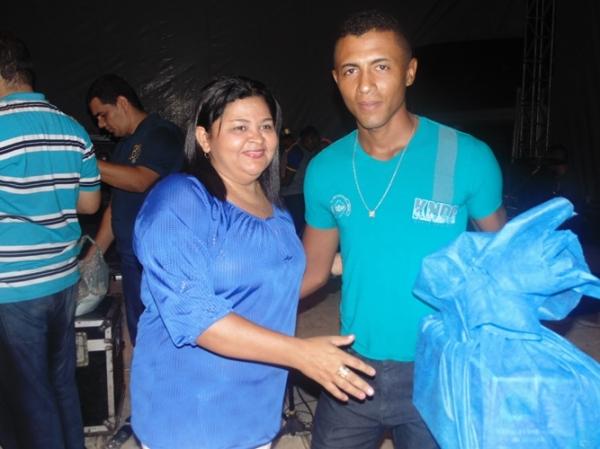 Festa do Trabalhador reúne multidão na Praça da Igreja Matriz - Imagem 12