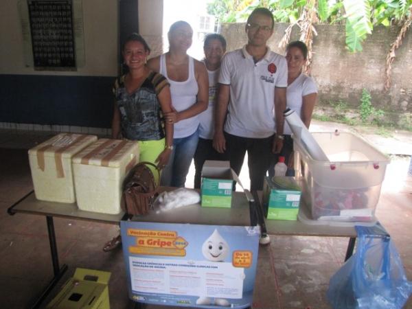 Prefeita Dra. Salete Rego visitou postos de Vacina na Campanha de combate contra a Gripe - Imagem 2