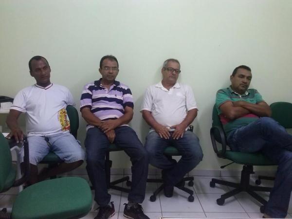 Prefeito Manoel Dedé disponibiliza nova Ambulância para a população - Imagem 3