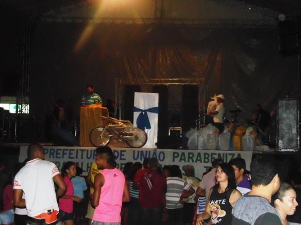 Festa do Trabalhador reúne multidão na Praça da Igreja Matriz - Imagem 8