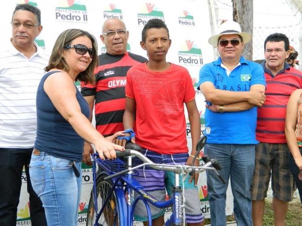 Neuma Café anuncia reforma do estádio municipal - Imagem 11