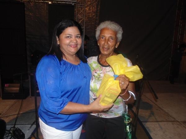 Festa do Trabalhador reúne multidão na Praça da Igreja Matriz - Imagem 17