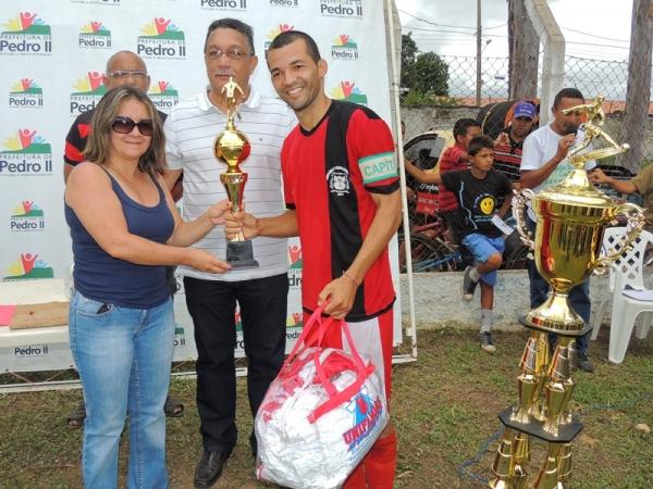 Neuma Café anuncia reforma do estádio municipal - Imagem 15