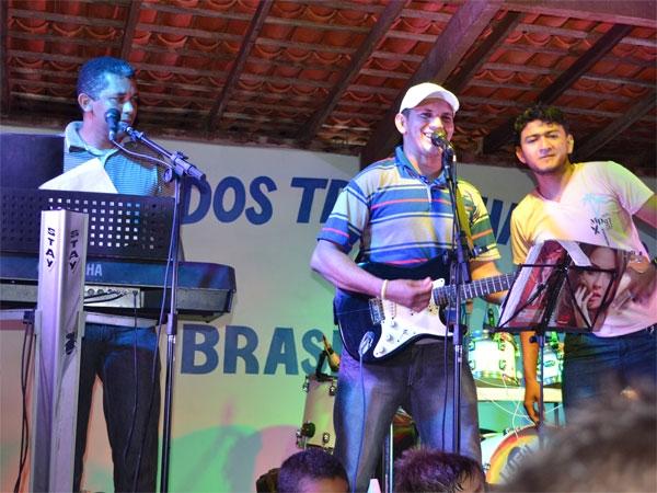 Prefeita Paula Araujo e equipe prestigiaram a 13ª Festa do Trabalhador - Imagem 4