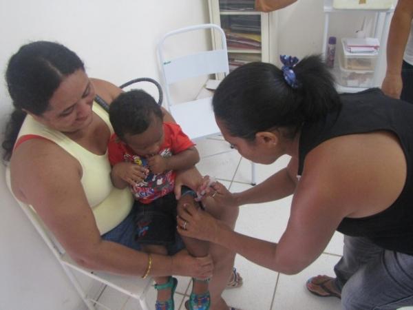 Prefeita Dra. Salete Rego visitou postos de Vacina na Campanha de combate contra a Gripe - Imagem 15