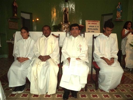 Igreja lotada na penúltima noite de festejo de São Félix de Cantalice - Imagem 13