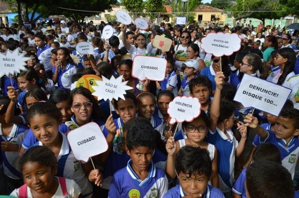 Uma verdadeira multidão sai às ruas para “dizer não” à exploração sexual em Buriti dos Lopes - Imagem 3