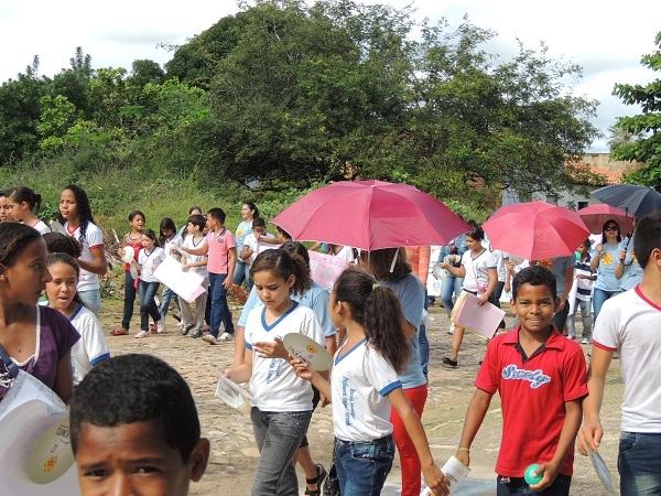          Caminhada encerra campanha contra a exploração sexual de crianças e jovens - Imagem 2