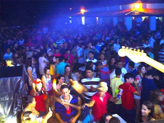 Muleke Doido animou a última noite de festejo  no Alvorada Club em São Félix do Piauí - Imagem 1