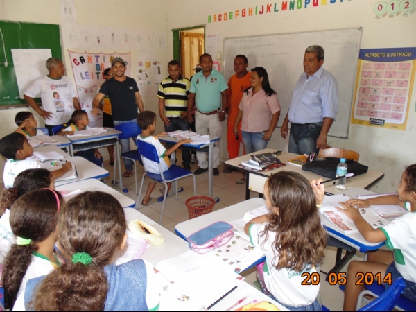 Prefeito Zé Resende visita local de mais um ginásio e assina ordem de serviço - Imagem 10