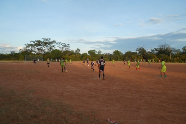 A BOLA ROLA NOS CAMPOS DE CURRAIS - Imagem 9