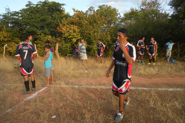 A BOLA ROLA NOS CAMPOS DE CURRAIS - Imagem 10