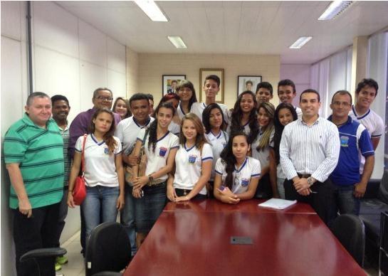 Alunos da Escola Estadual Monsenhor Boson - Reivindicam reforma da escola na SEDUC - PI - Imagem 2