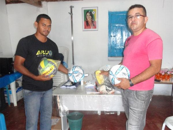 SEMEC faz entrega de material esportivo às escolas municipais - Imagem 3