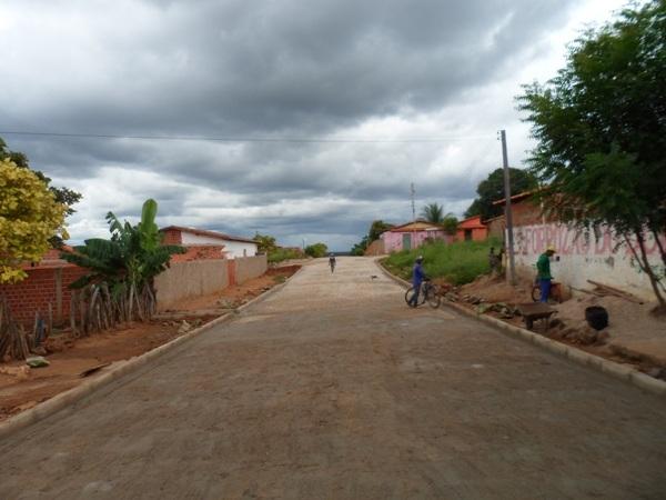 Prefeitura Conclui o Calçamento da Rua Pimentel Beleza no Bairro Lavanderia - Imagem 5