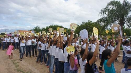 CAMINHADA  para comemorar o dia 18 de maio  - Imagem 4