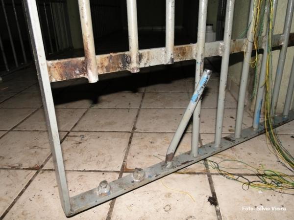 Fuga quase que em massa na delegacia de Piripiri - Imagem 1