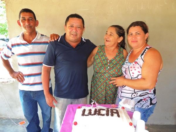 Prefeita Neuma Café prestigia aniversário de Lúcia Maria - Imagem 4