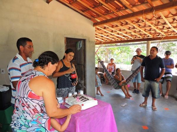 Prefeita Neuma Café prestigia aniversário de Lúcia Maria - Imagem 10