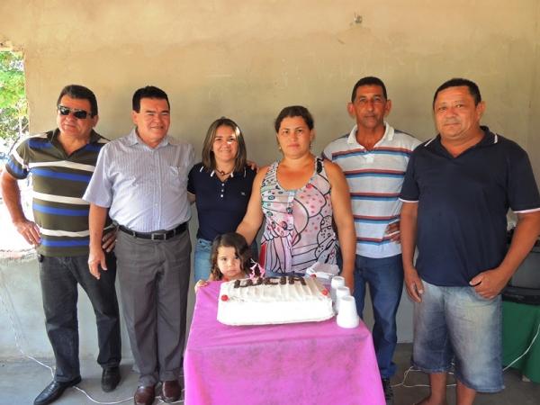 Prefeita Neuma Café prestigia aniversário de Lúcia Maria - Imagem 1