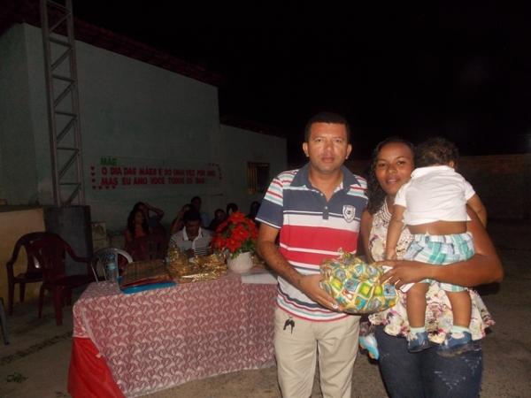 Secretaria municipal de educação promove festa em homenagem as mães - Imagem 6