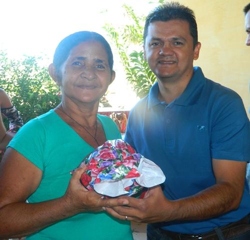 Comunidade Data Veados realizou festa em homenagem ao Dia das Maes - Imagem 17