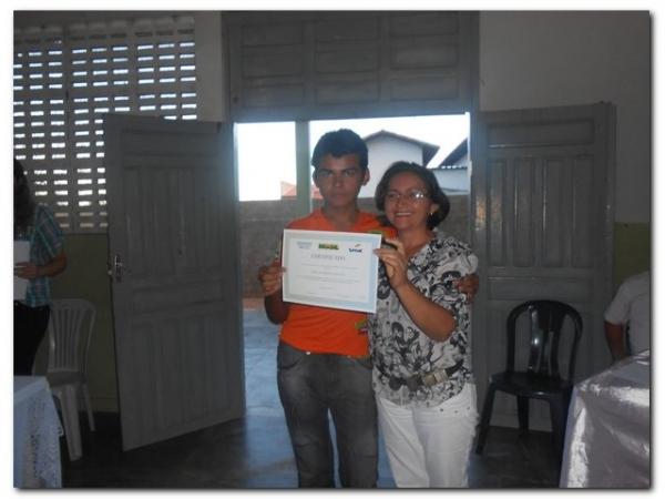 Solenidade de entrega de Certificados dos cursos de Auxiliar de Recursos Humanos, Vendedor, Manicure Pedicure e Salgadeiro  - Imagem 21