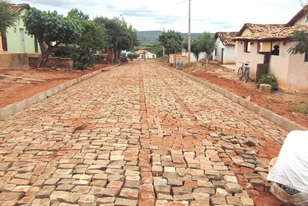 Prefeitura de Santa Rosa realiza obra de calçamento no Bairro Tanque - Imagem 1