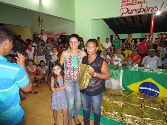 Mães são homenageadas pela Prefeitura de N. S. dos Remédios - Imagem 11