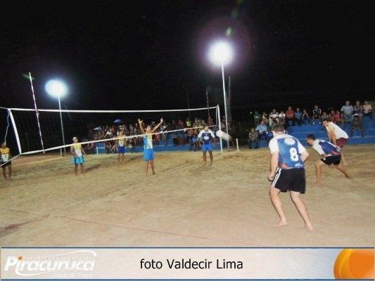 Prefeito de Piracuruca Dr. Raimundo Alves inaugura Arena Esportiva - Imagem 1