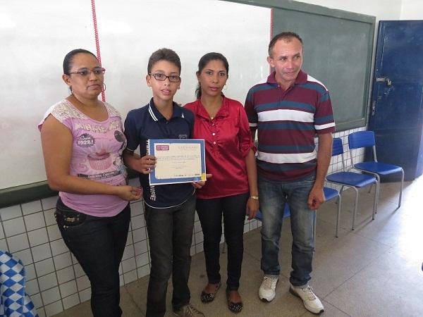 Escola da Rede Estadual de Ensino realiza entrega de Certificados - Imagem 1
