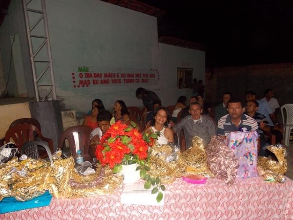 Secretaria municipal de educação promove festa em homenagem as mães - Imagem 13