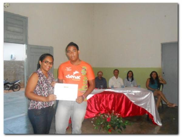 Solenidade de entrega de Certificados dos cursos de Auxiliar de Recursos Humanos, Vendedor, Manicure Pedicure e Salgadeiro  - Imagem 24