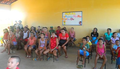 Comunidade Data Veados realizou festa em homenagem ao Dia das Maes - Imagem 4